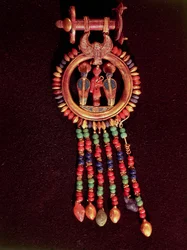 Orecchino dalla tomba di Tutankhamon